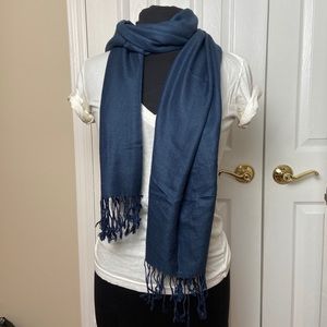 *BUY ONE GET TWO FREE* Pashmina scarf, blue